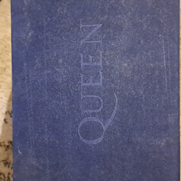 Queen 7-CD boxed set The Crown Jewels (25th Anniversary) - Picture 3 of 3